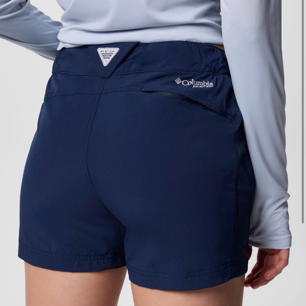 Columbia PFG Women's navy Blue Shorts size 24W